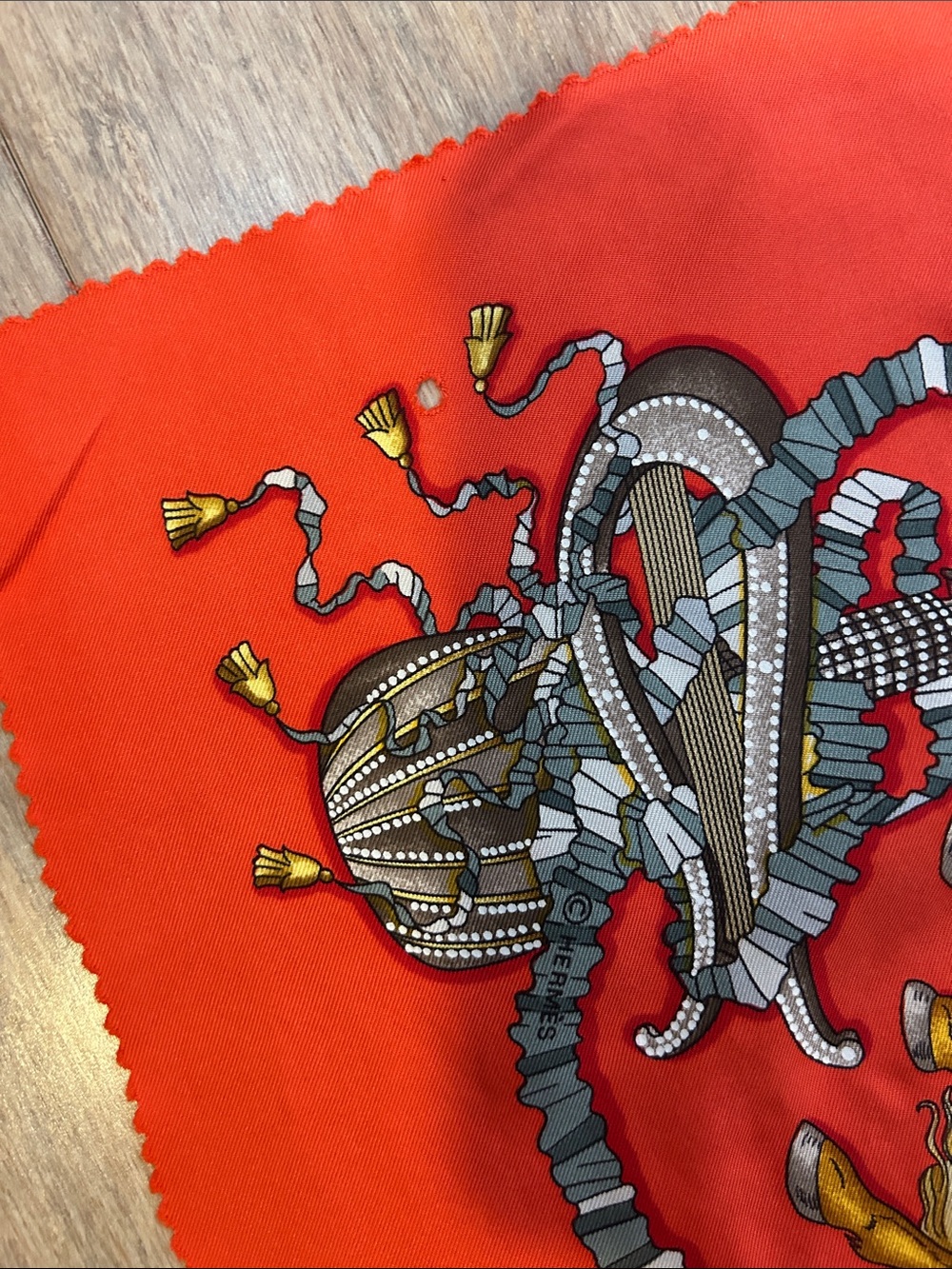 HERMES Silk Les Fetes du Roi Soleil Scarf 35”Red Illustrated Gold Black Accents - Picture 6 of 14